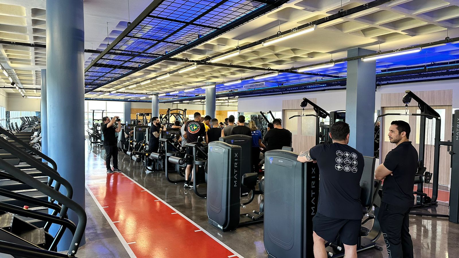 Academia Wellness Hub — equipamentos Matrix